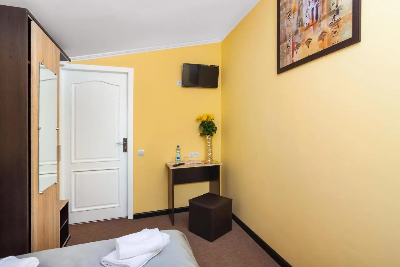 Orange Hotel Lviv 3*,